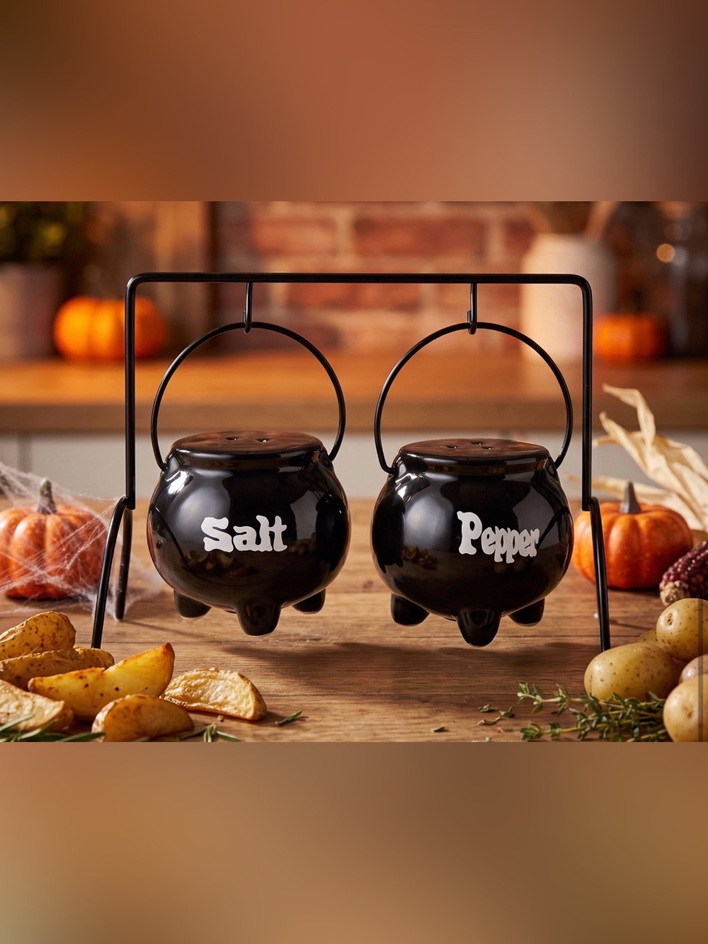 Salt & PepperCauldron Shaker Set
